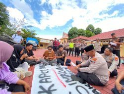 Gerakan Mahasiswa dan pemuda Simalungun berdaulat (GAMPAS) Menggelar aksi di Polres Simalungun