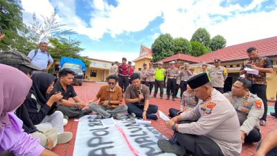 Gerakan Mahasiswa dan pemuda Simalungun berdaulat (GAMPAS) Menggelar aksi di Polres Simalungun